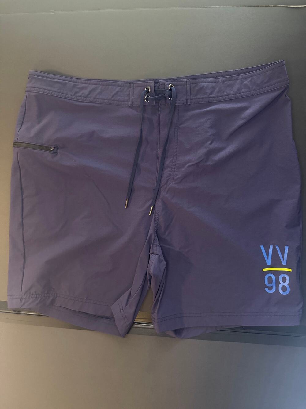 Vineyard Vines Men’s 38 Performance Shorts – deep purple? VV98 Swim/Hybrid